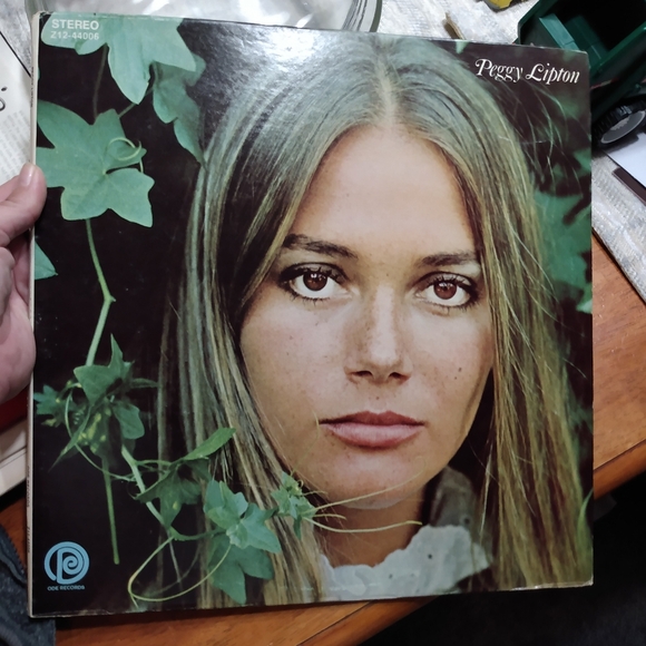 Peggy Lipton Self Titled 1968 Vinyl Record - Picture 1 of 5
